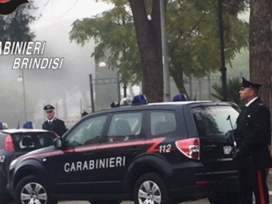 Controlli dei carabinieri, scoperte eroina e altre droghe: scattano le denunce 